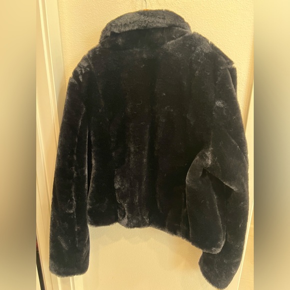 BLANKNYC Cropped Faux Fur Jacket - XXL - Picture 4 of 10